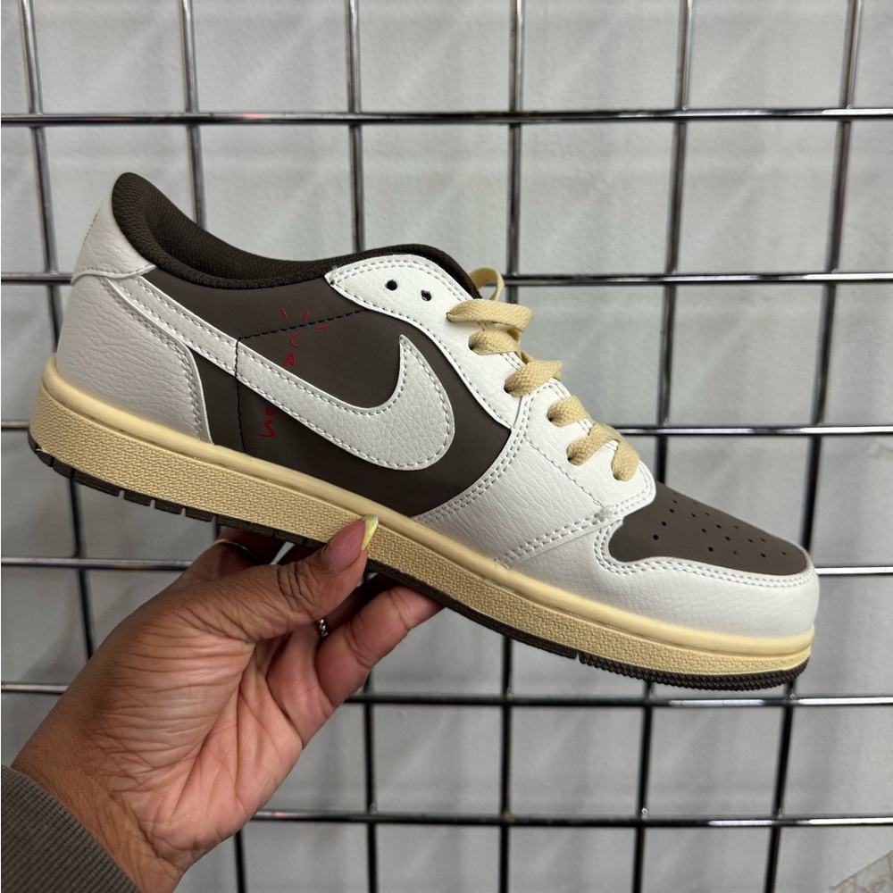 Nike Air Jordan 1 Retro Low OG SP Travis Scott Reverse Mocha Mens Size 9.5 - Picture 2 of 14